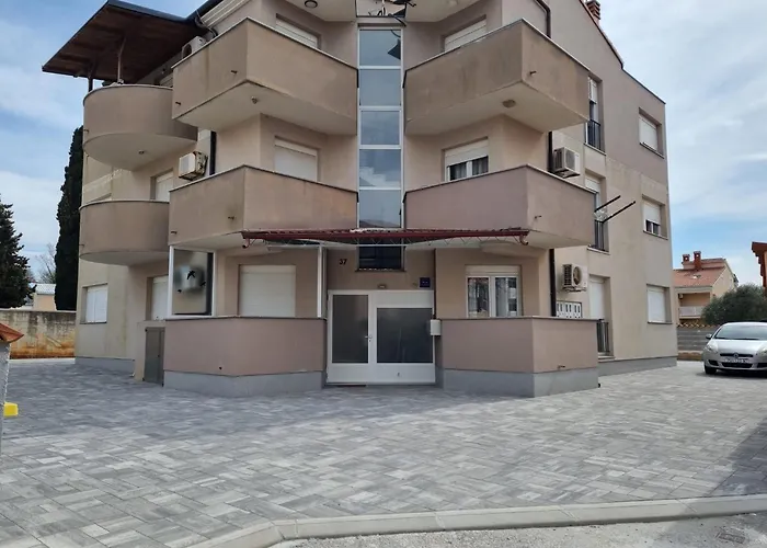 Apartman Nada ***
